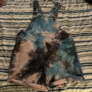Tiedye overalls shorts